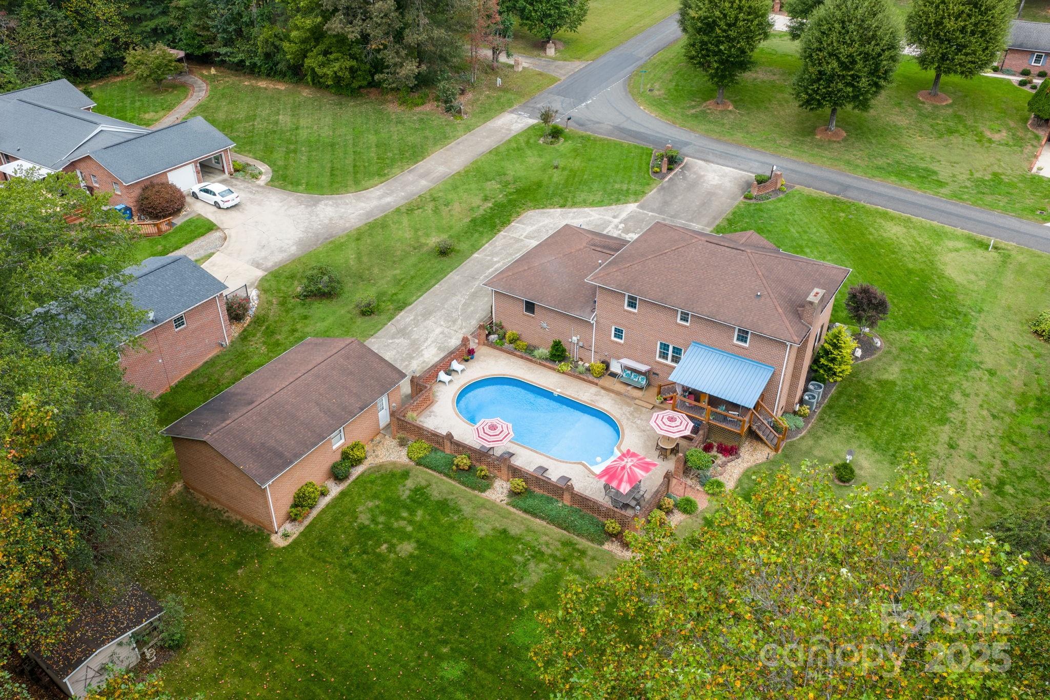 302 Redwood Place