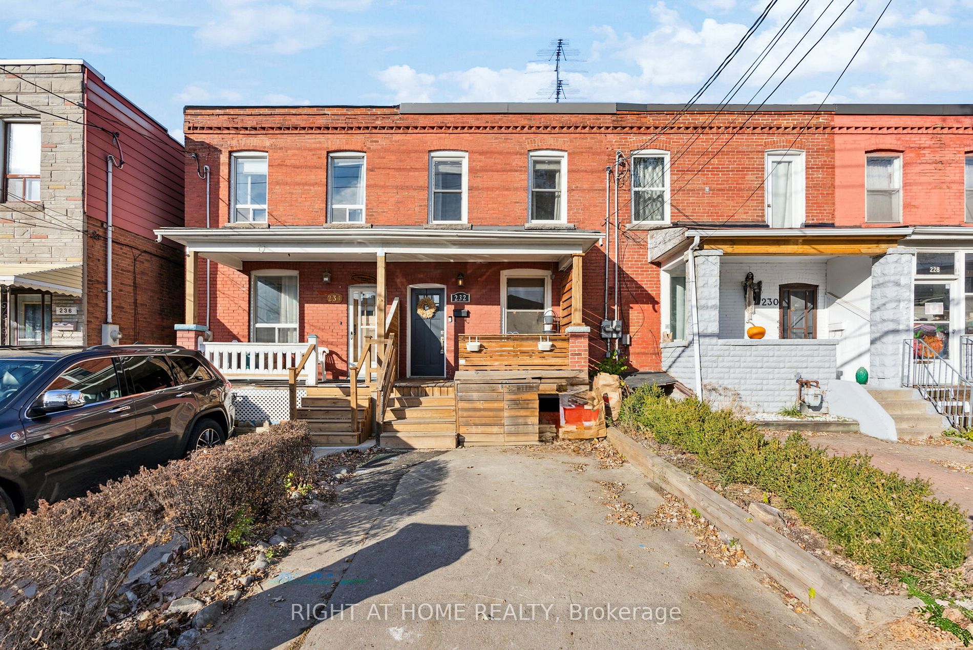 232 Maria St