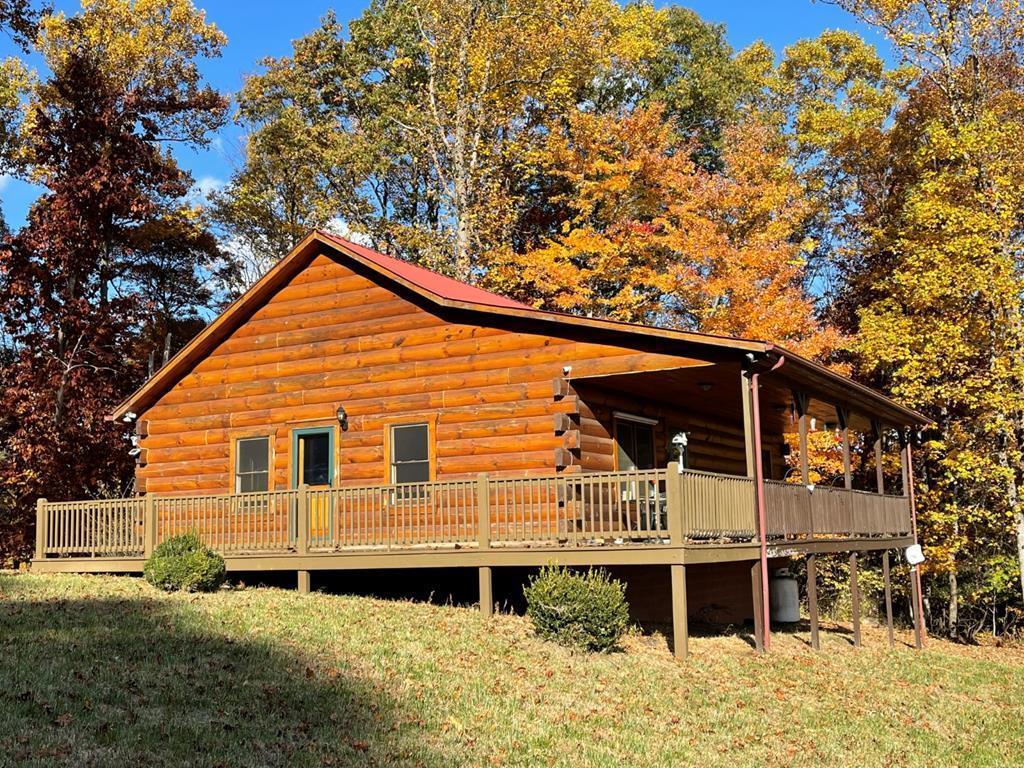 Residential for sale in Fancy Gap, Virginia, 91790