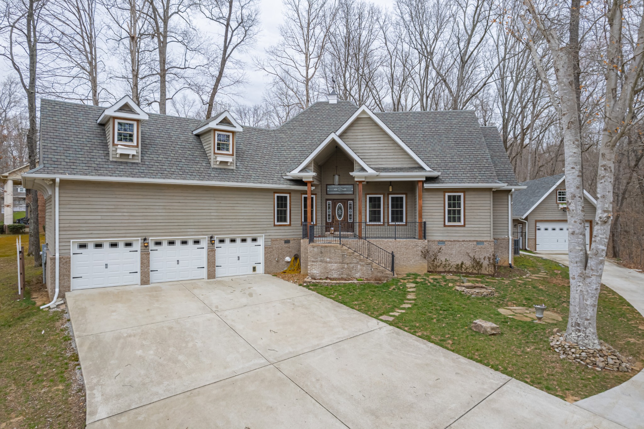 550 Laurel Crown Rd — sold