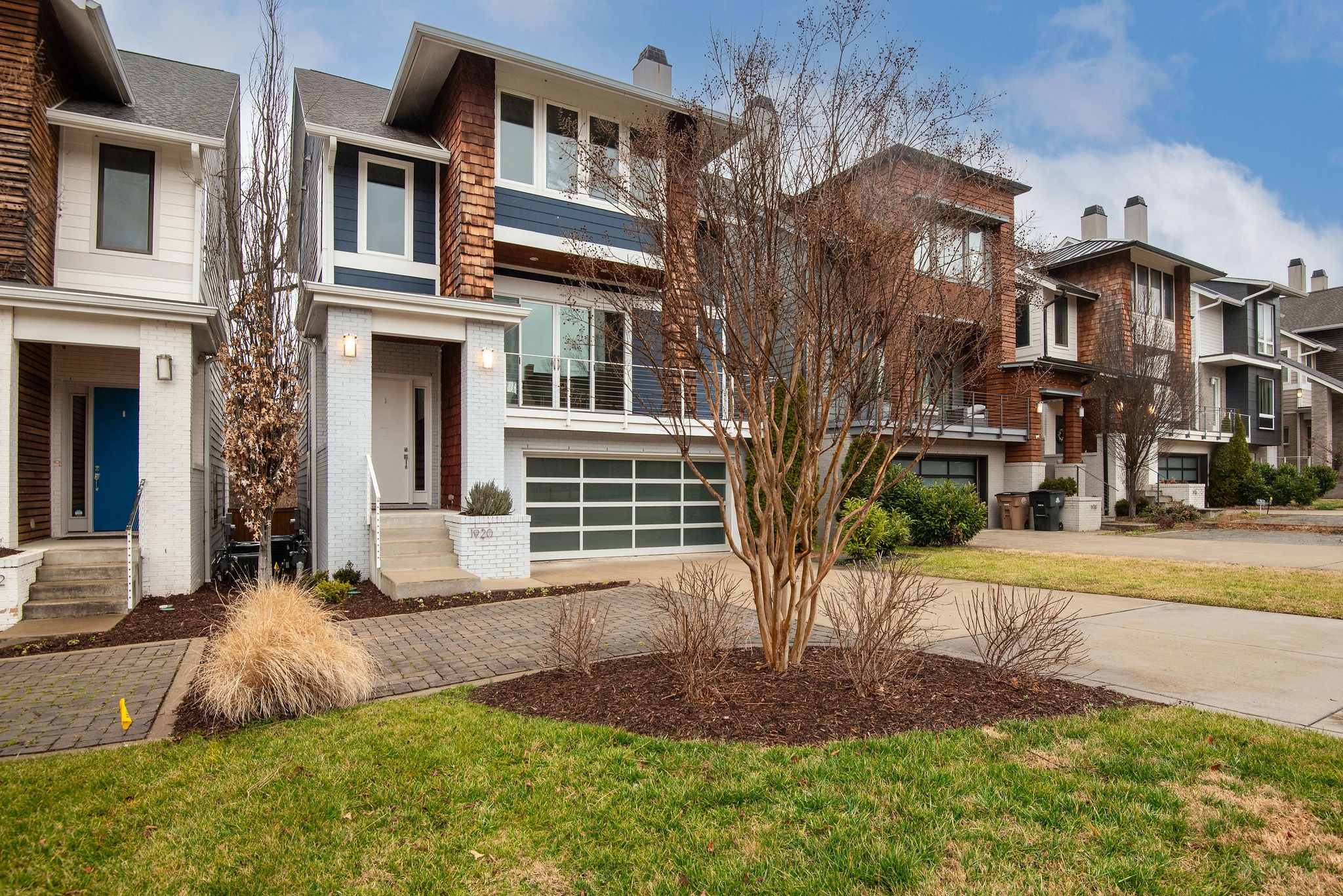 1920 Warfield Dr