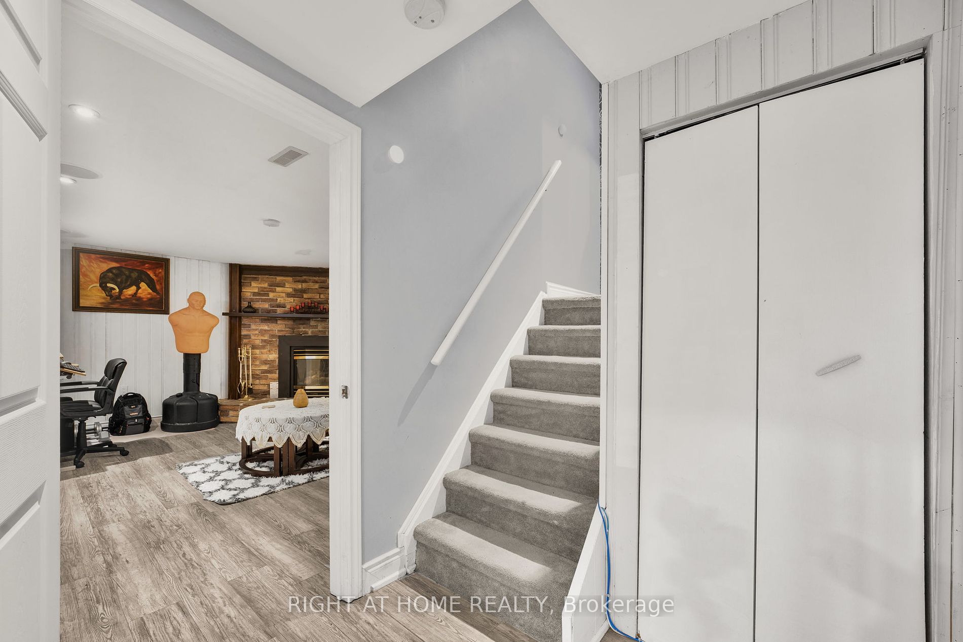 24 Jeanette Pl