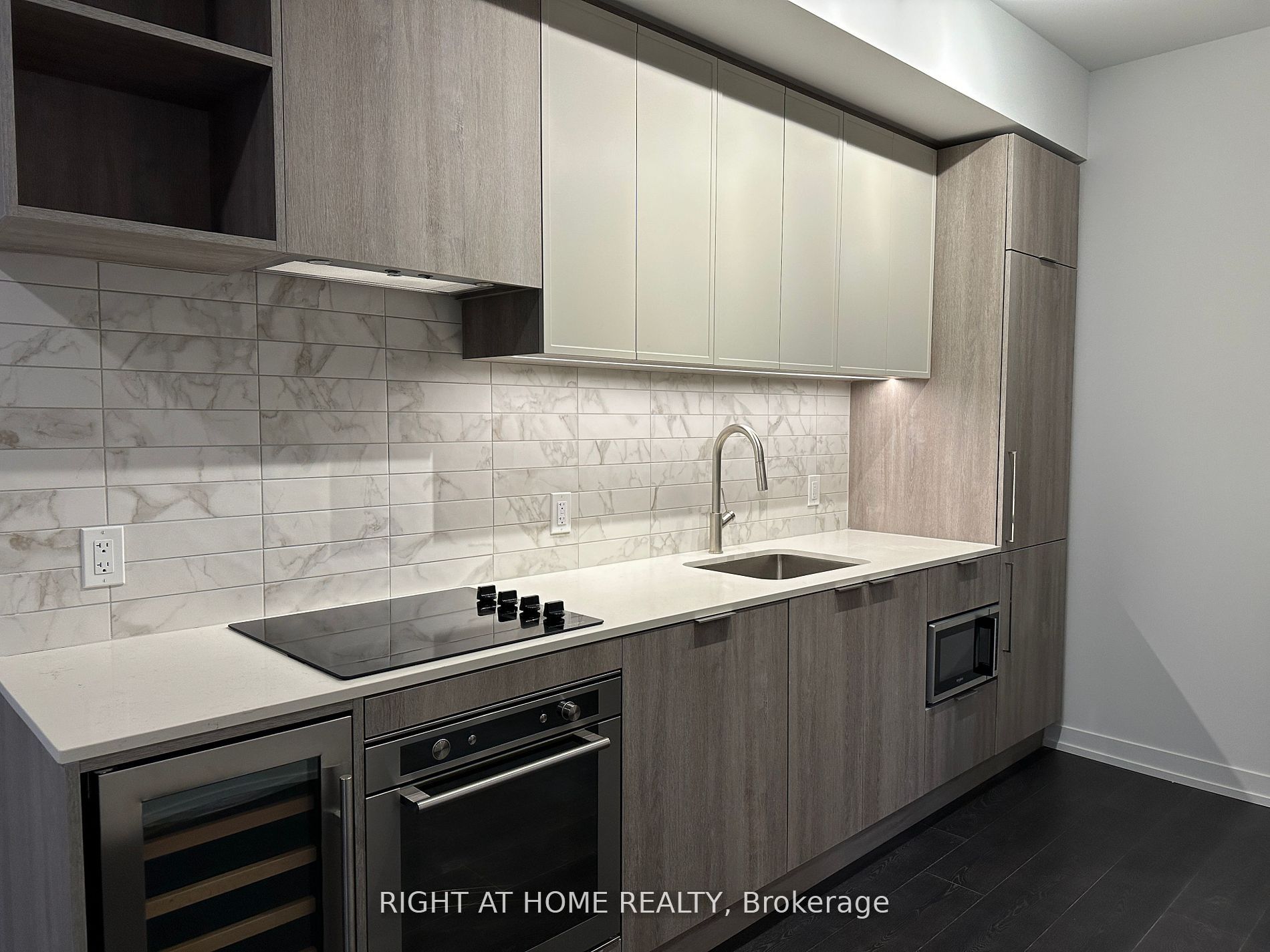 2020 Bathurst St 508