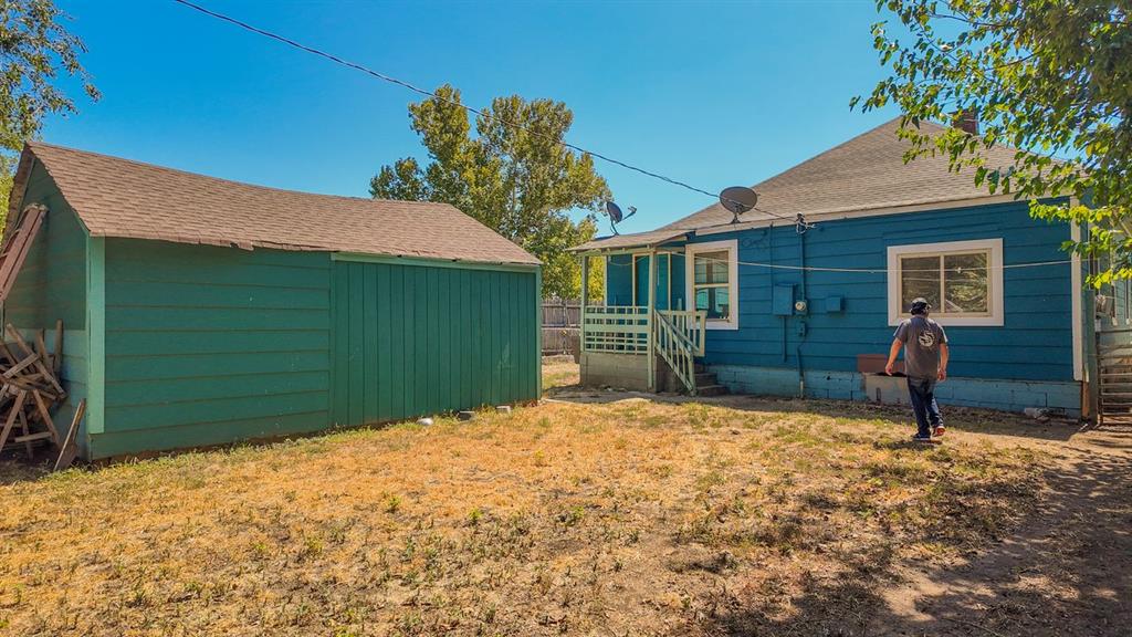 Great opportunity to own a property in an established Oklahoma City location with convenient access to major roads, local businesses, shopping, dining, schools, and downtown amenities. This property offers excellent potential for a buyer looking for a home, investment opportunity, or property to personalize and make their own. Conveniently located near everyday amenities and transportation routes, this property is ready for its next owner to bring their vision to life. Schedule your showing today and explore the possibilities this property has to offer!