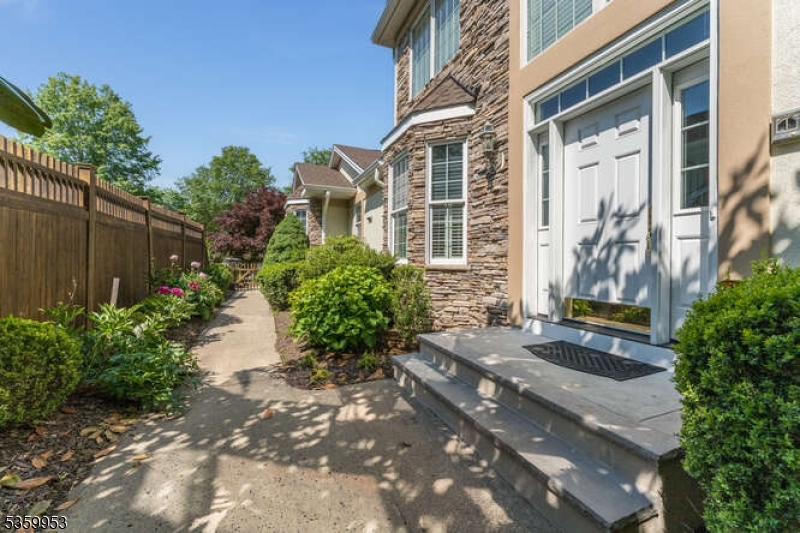 34 Wyckoff Way
