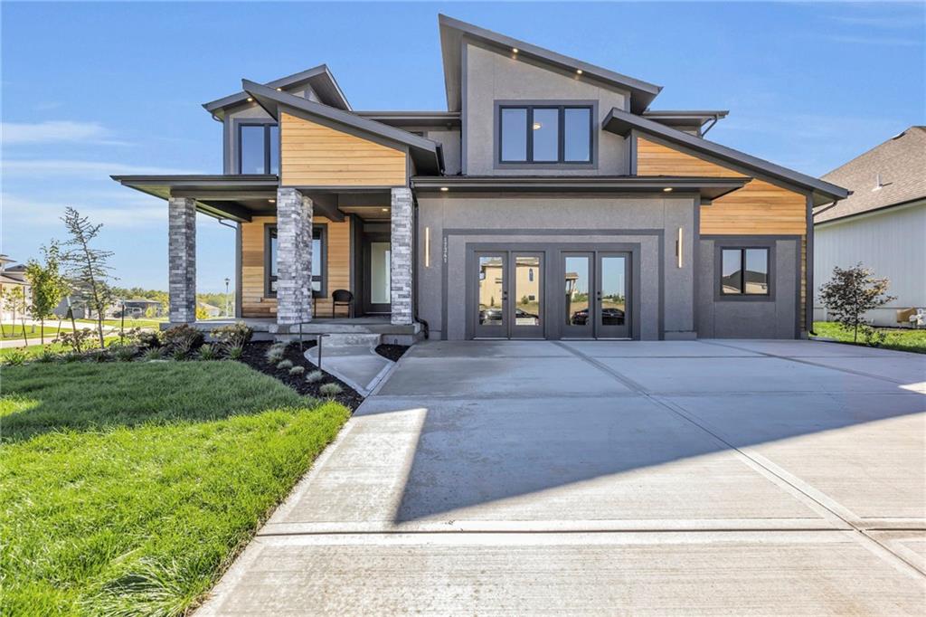 17427 W 163rd Place