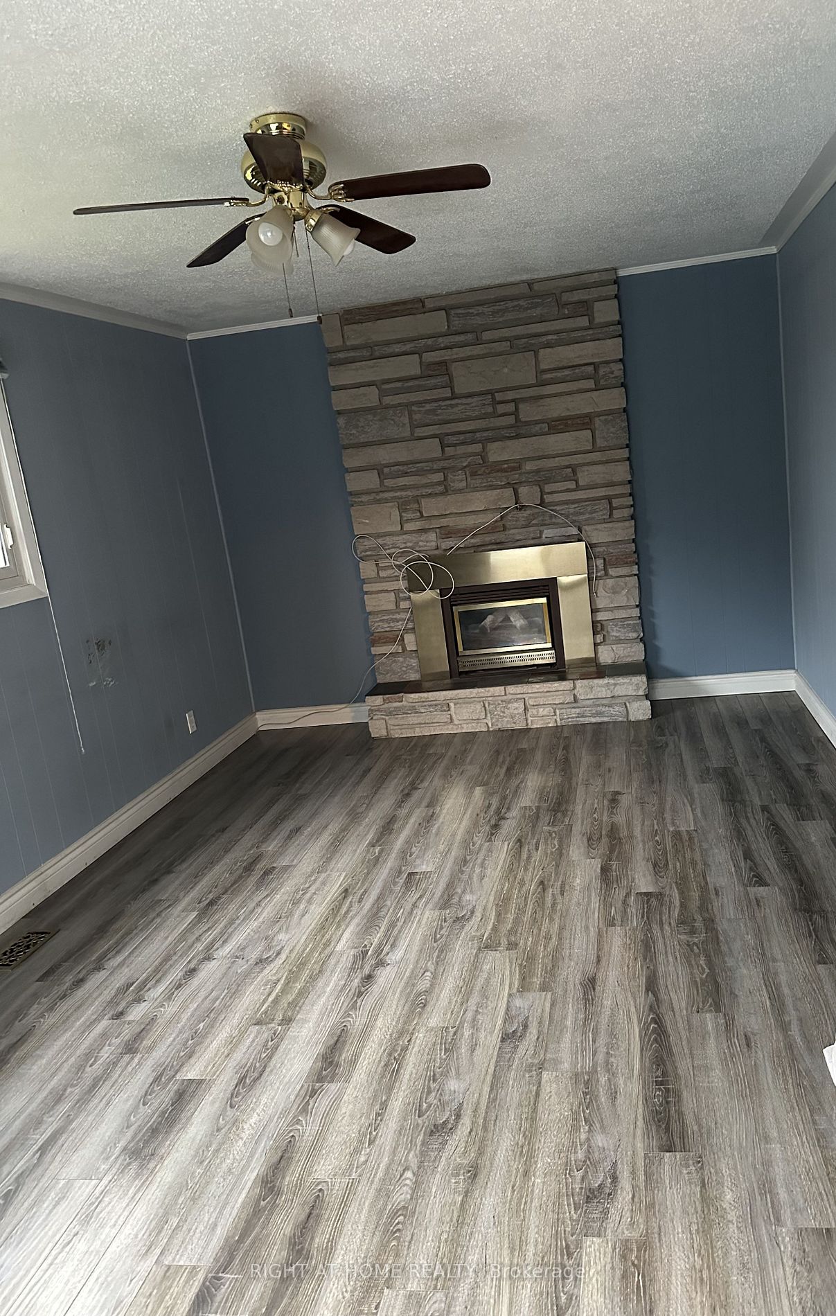 61 Dunnett Blvd