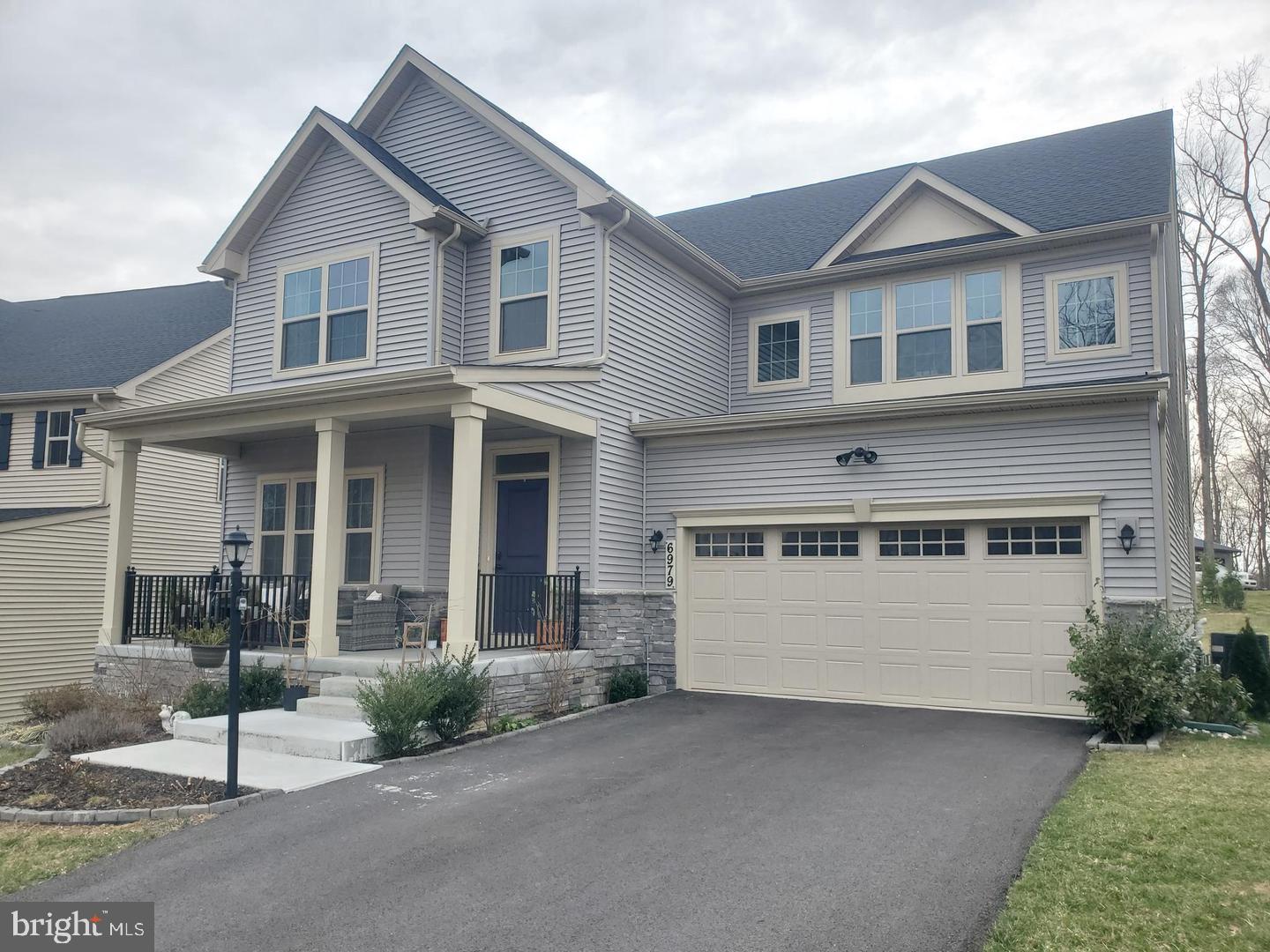 6979 Mandalong Way