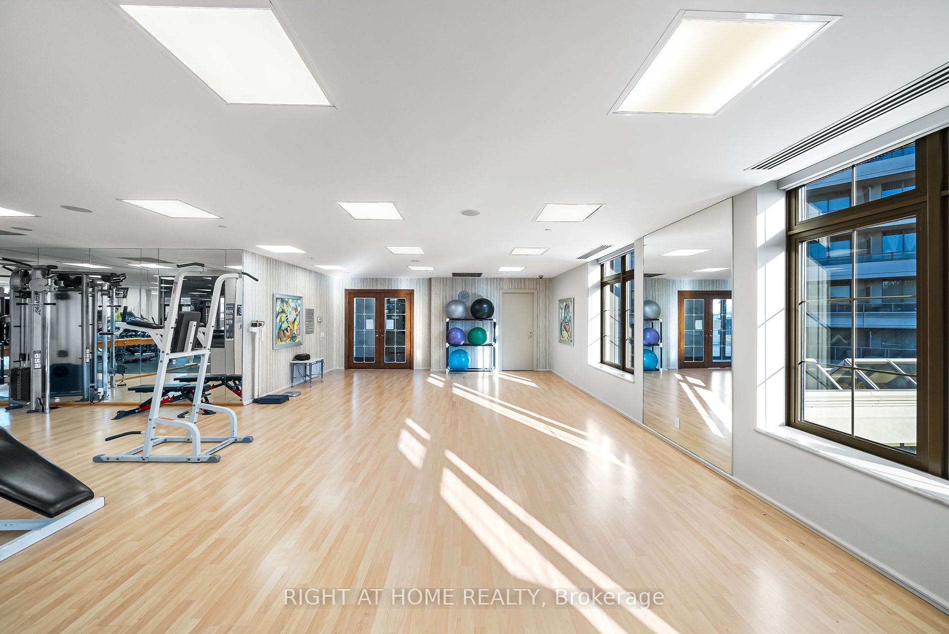 80 S Harrison Garden Blvd 1122