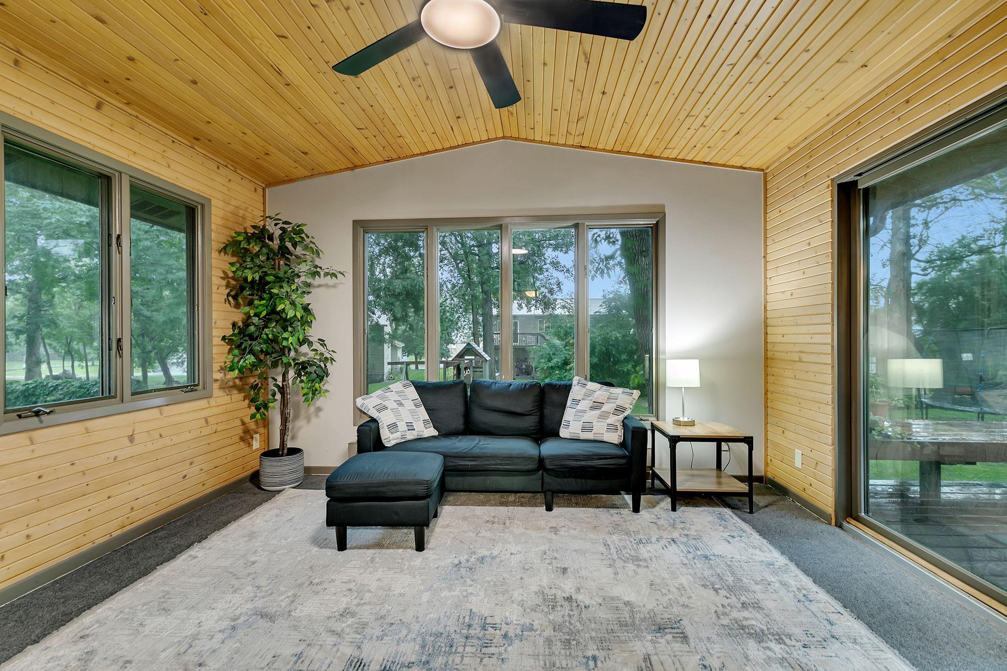 220 16th Avenue SE