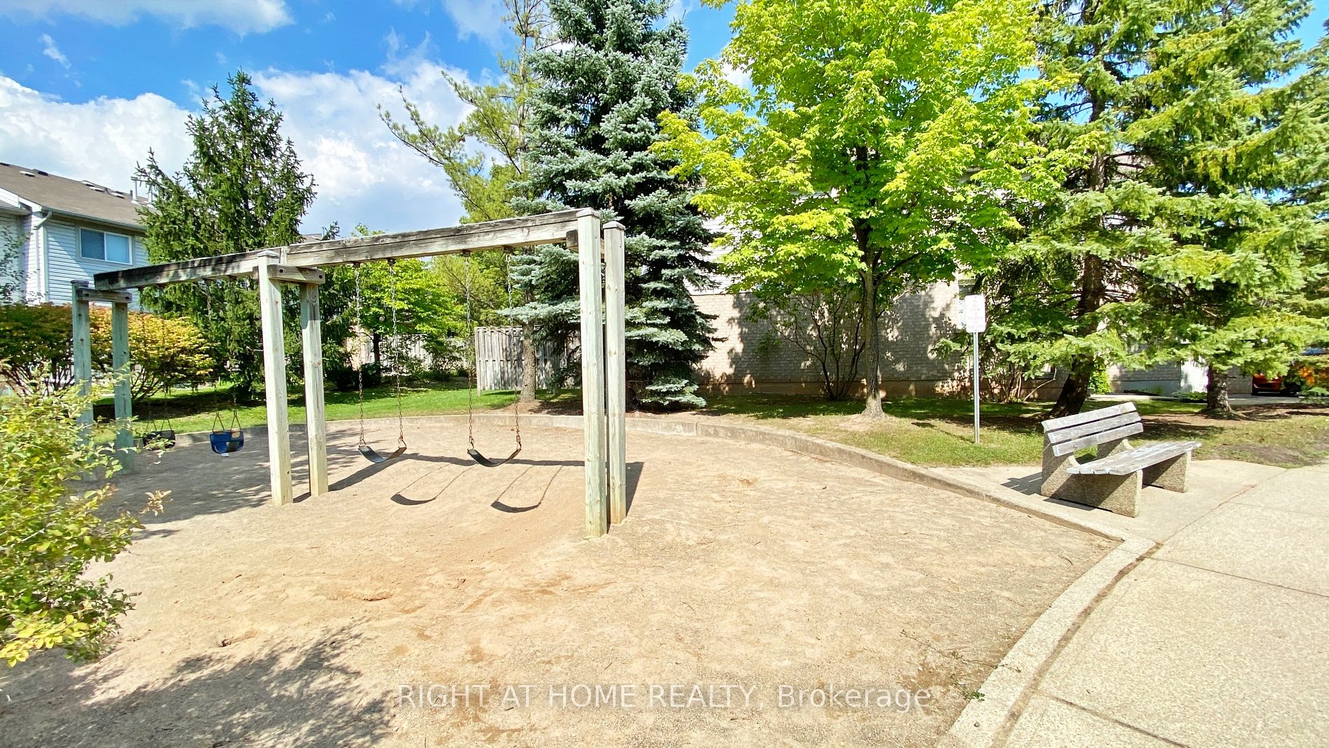 2555 Thomas St 36