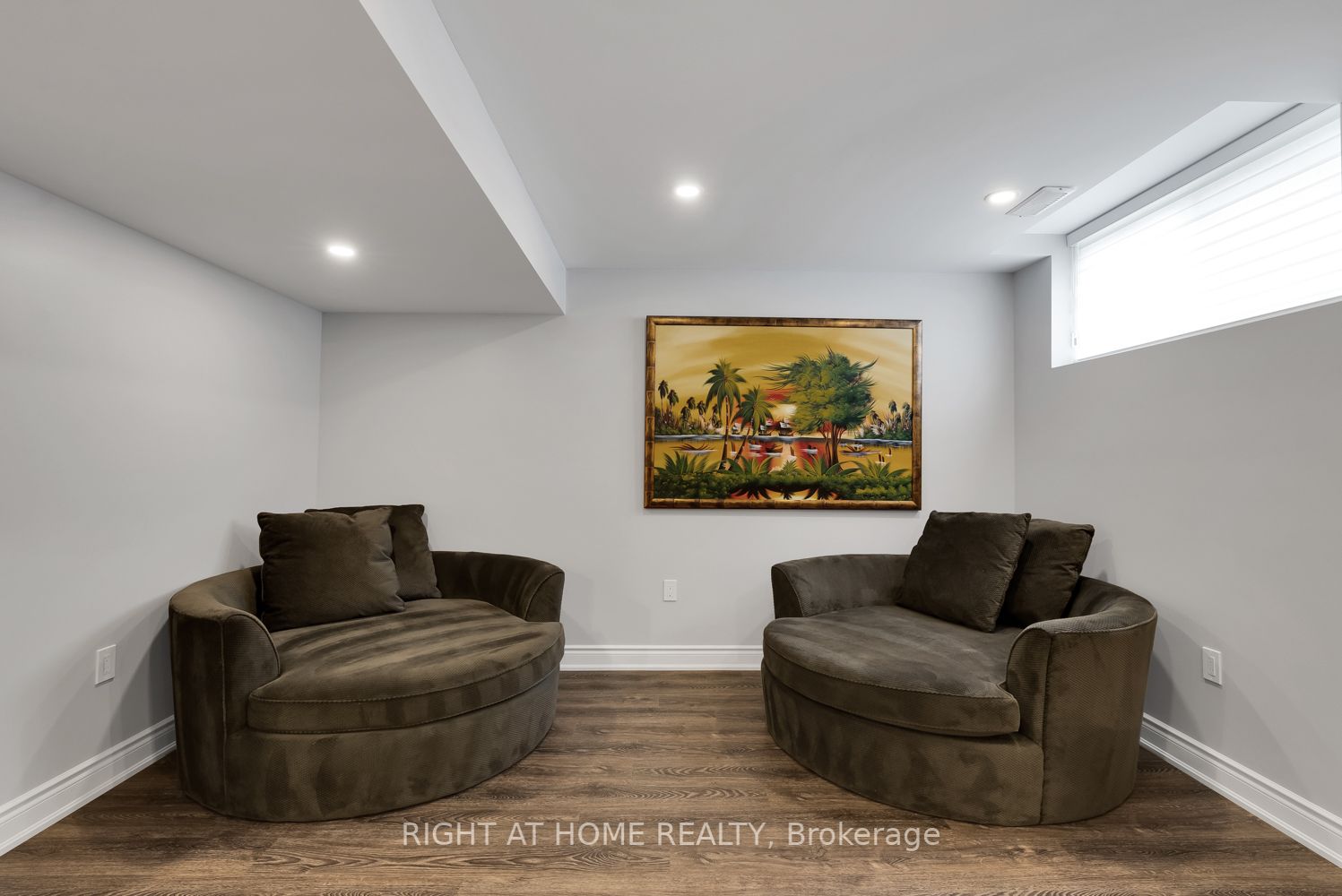 1511 Clearbrook Dr