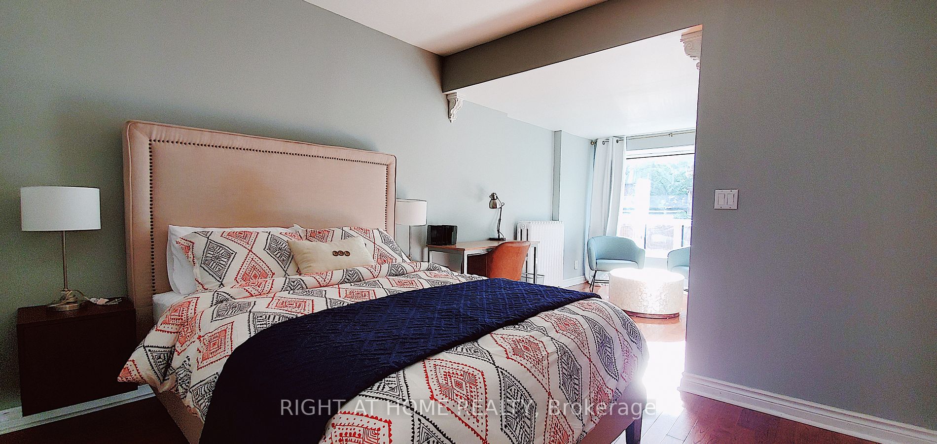 1030 Bathurst St