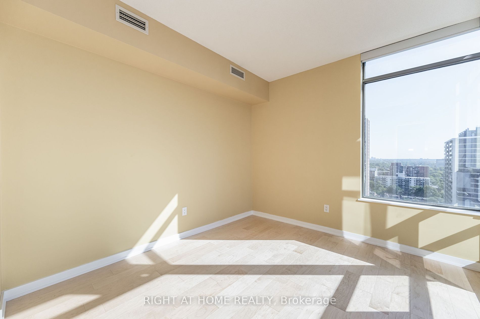 281 Mutual St 1701