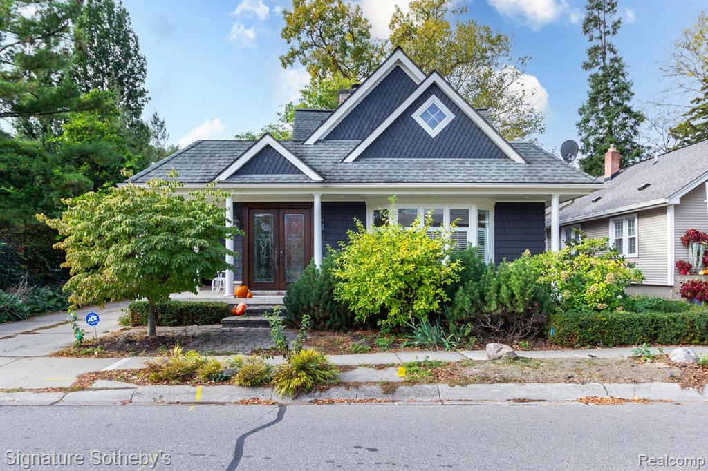 Experience the downtown Birmingham lifestyle! This stunning 4 Bedroom, 4.1 Bath contemporary home offers nearly 3,000 sq. ft. of style and comfort just steps away from Birmingham's finest restaurants, Shane Park and boutique shopping. Enjoy the soaring ceiling, open floor plan, and rich finishes including marble, limestone, and slate flooring. The first-floor primary suite is your private retreat with patio access, spa bath, and heated floors. Entertain in the sun filled great room with gas fireplace or relax on the front porch, stone patio, or upper balcony. Additional features include sauna, Jacuzzi tub, heated garage and lower level work out area.