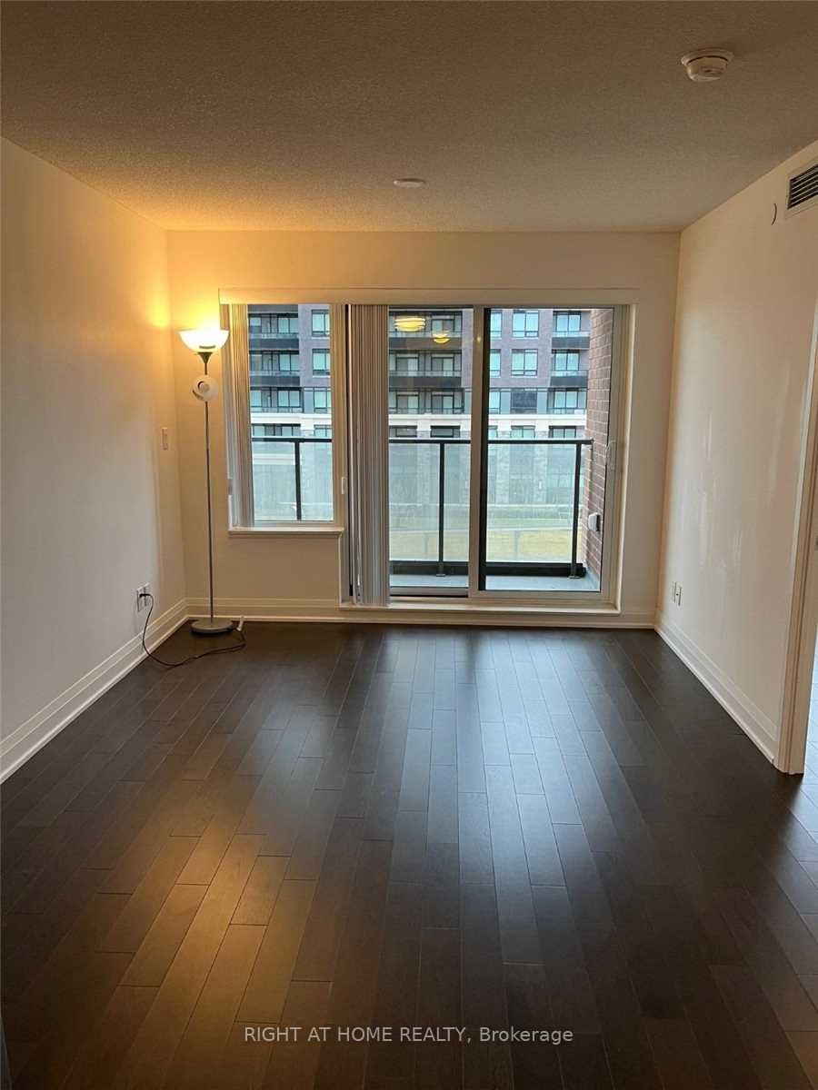 18 Uptown Dr 529
