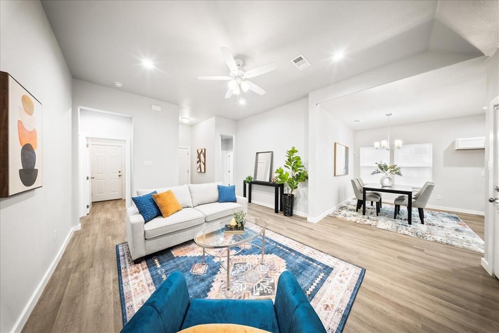 1624 E Collin Street