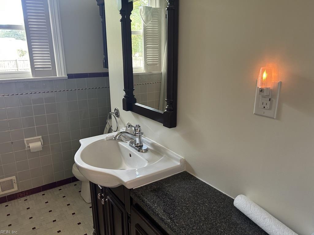 5214 Sweetbriar Circle