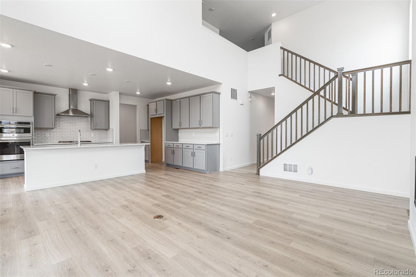 8852 Whiteclover Street