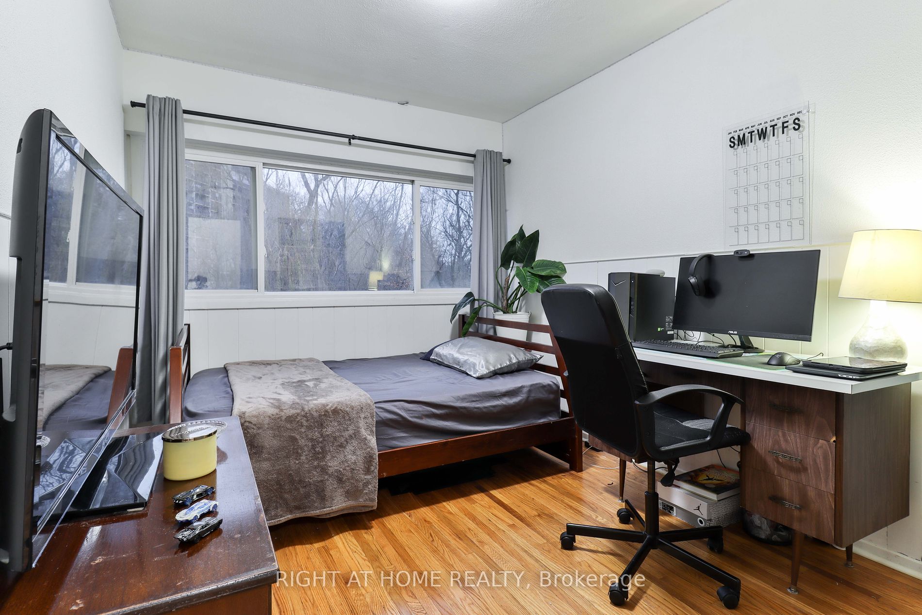 19 London Green Crt 98
