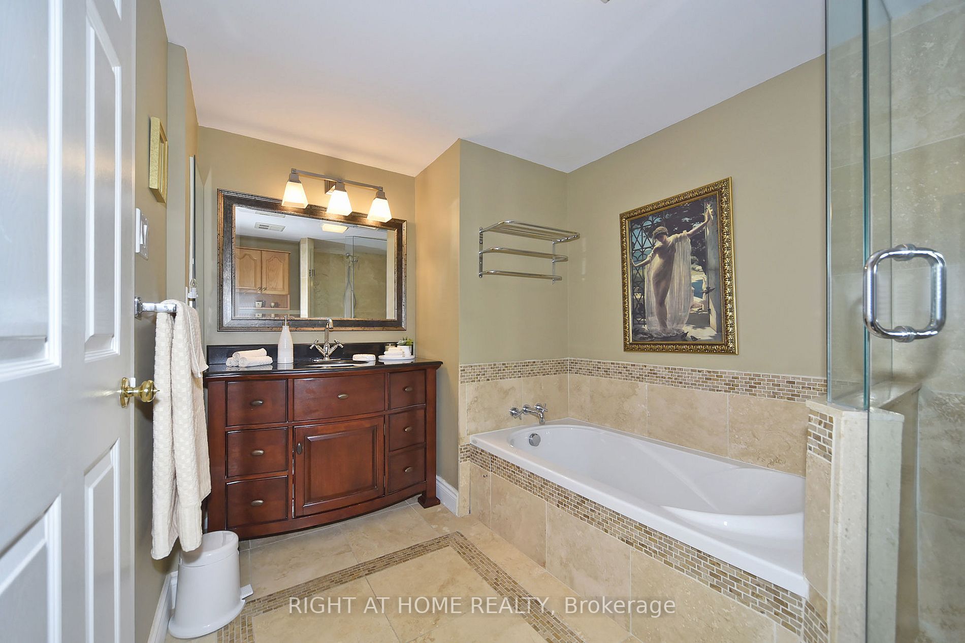 55 Austin Dr 806
