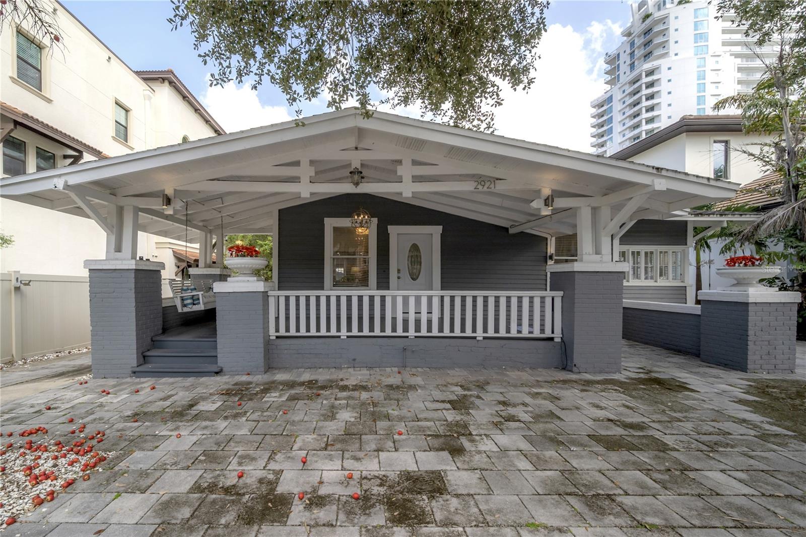 2921 W El Prado Boulevard