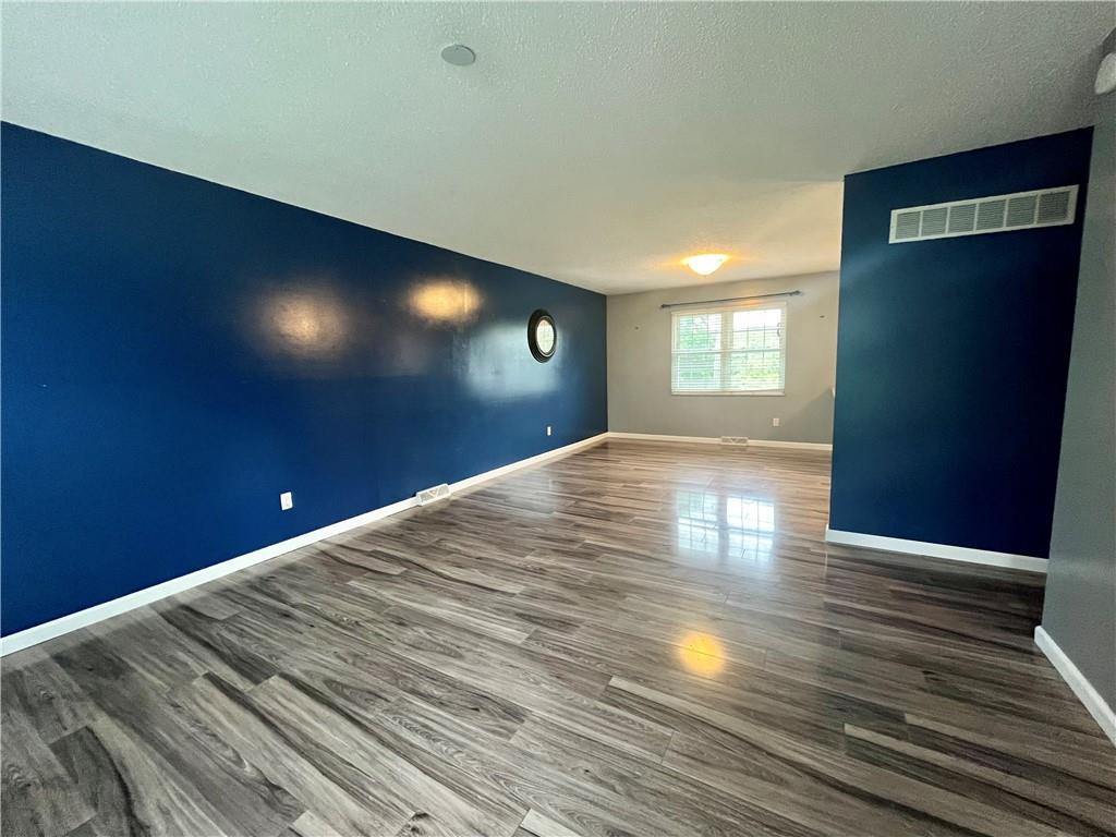 1 N Vine View Street