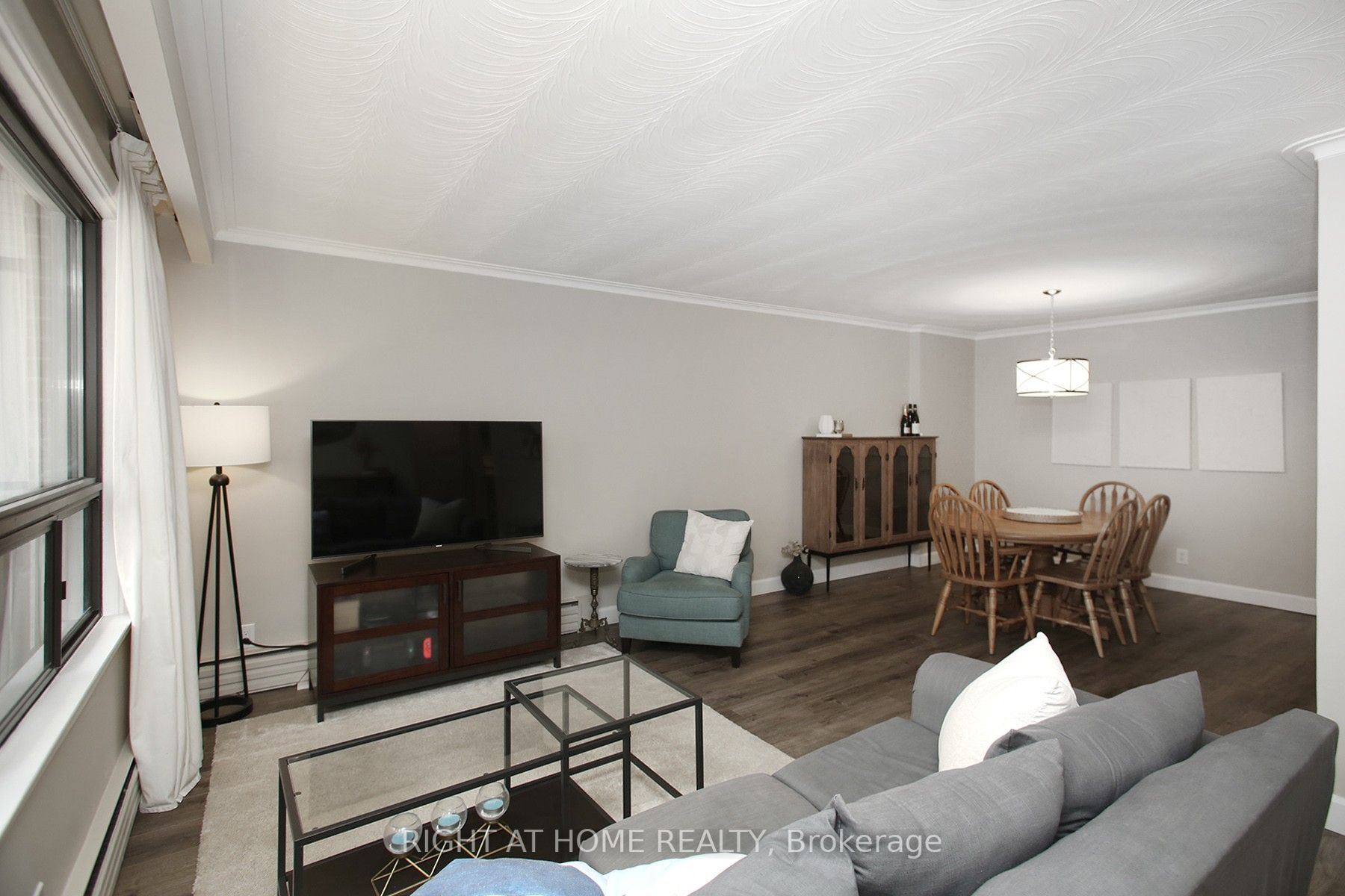 339 E Sheppard Ave 2