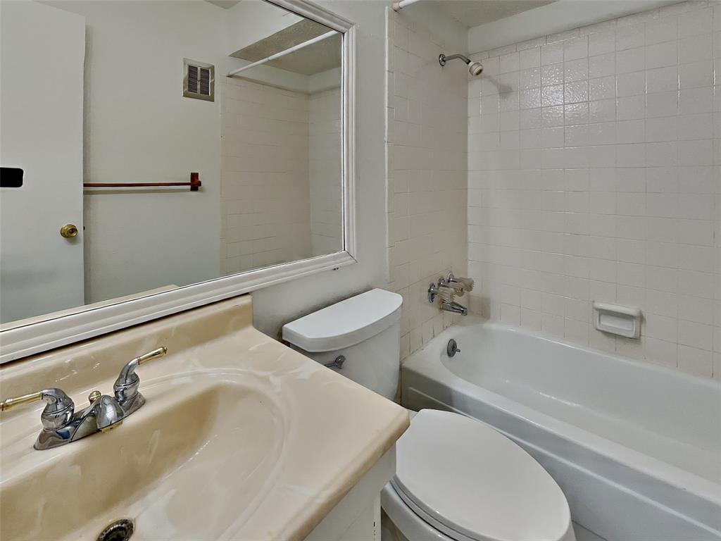 5634 Boca Raton Boulevard 210