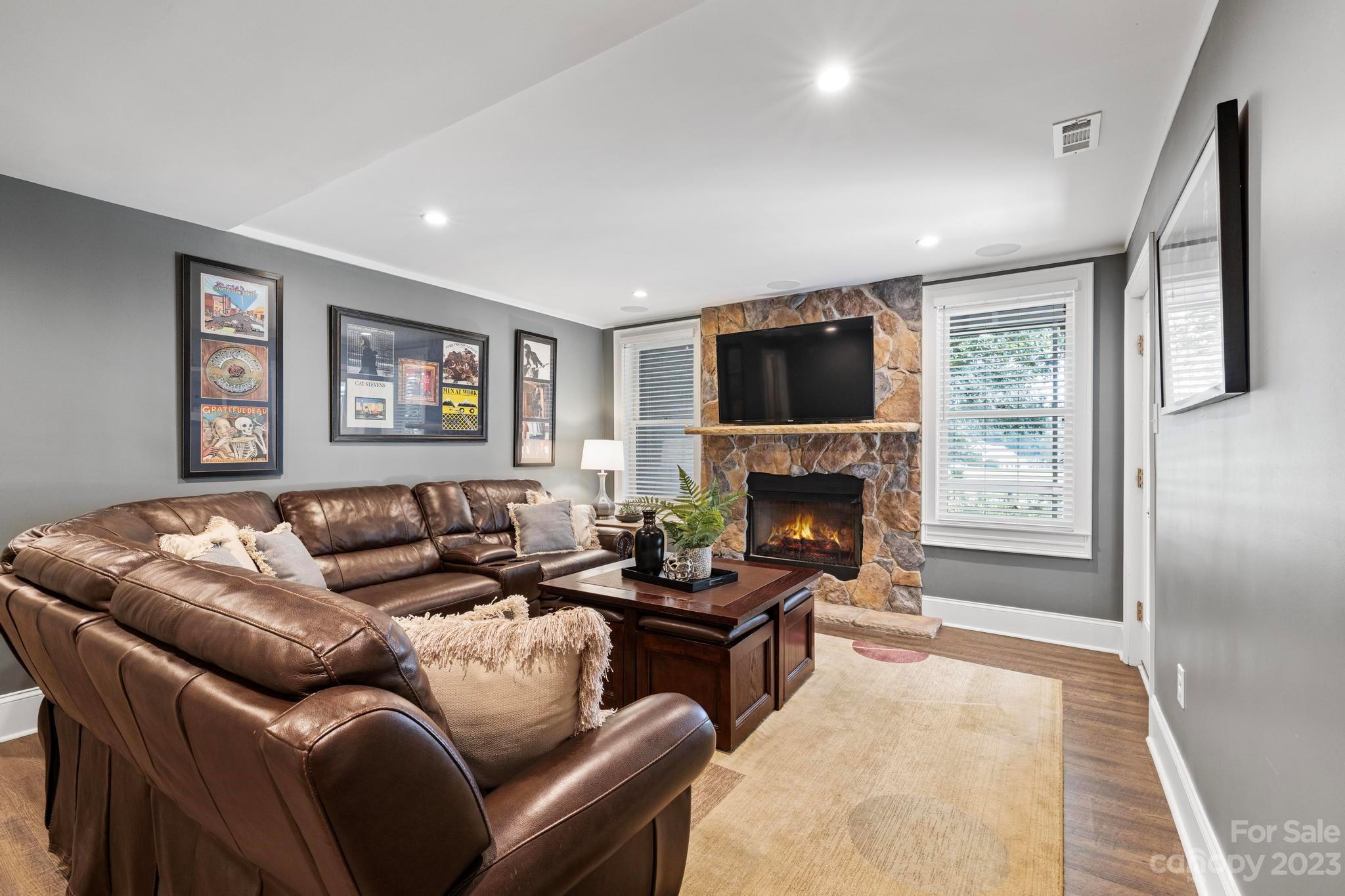 8056 St Andrews Lane