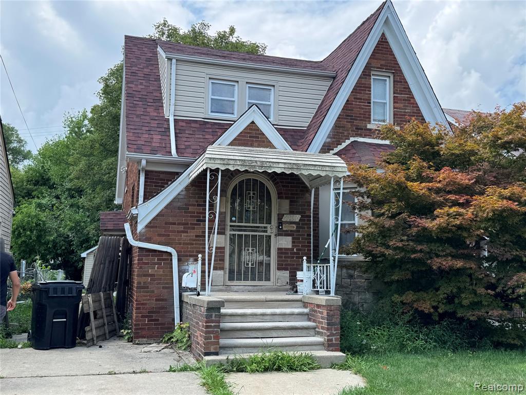 Investor Special! Solid brick home with renovation started—finish it for instant equity. ARV approx. $145,000. Agent-accompanied showings only; no virtual tours. All info approx.