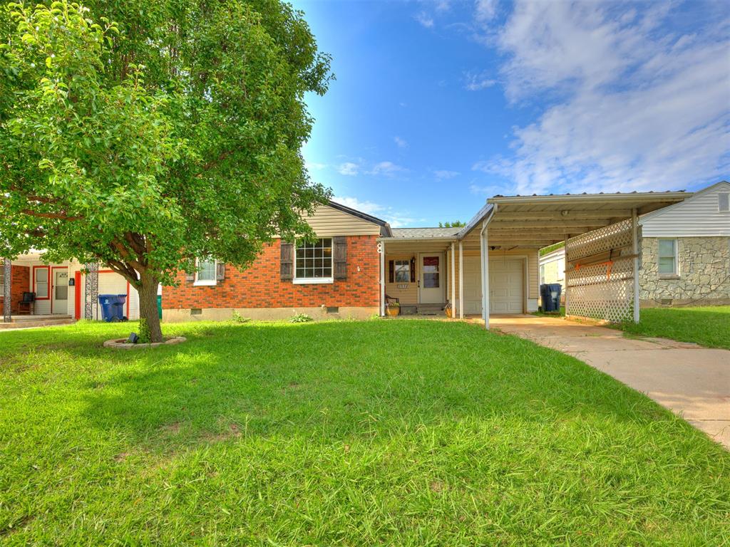Charming, Low maintenance living at its finest! This well maintained 2 bedroom, 1 bathroom Single family home offers 962 sq ft of comfortable, efficient space. Perfect for first time homebuyers. Major piece of mind comes included with a brand new roof installed in March 2026! Contact Listing agent with questions or to submit offers.