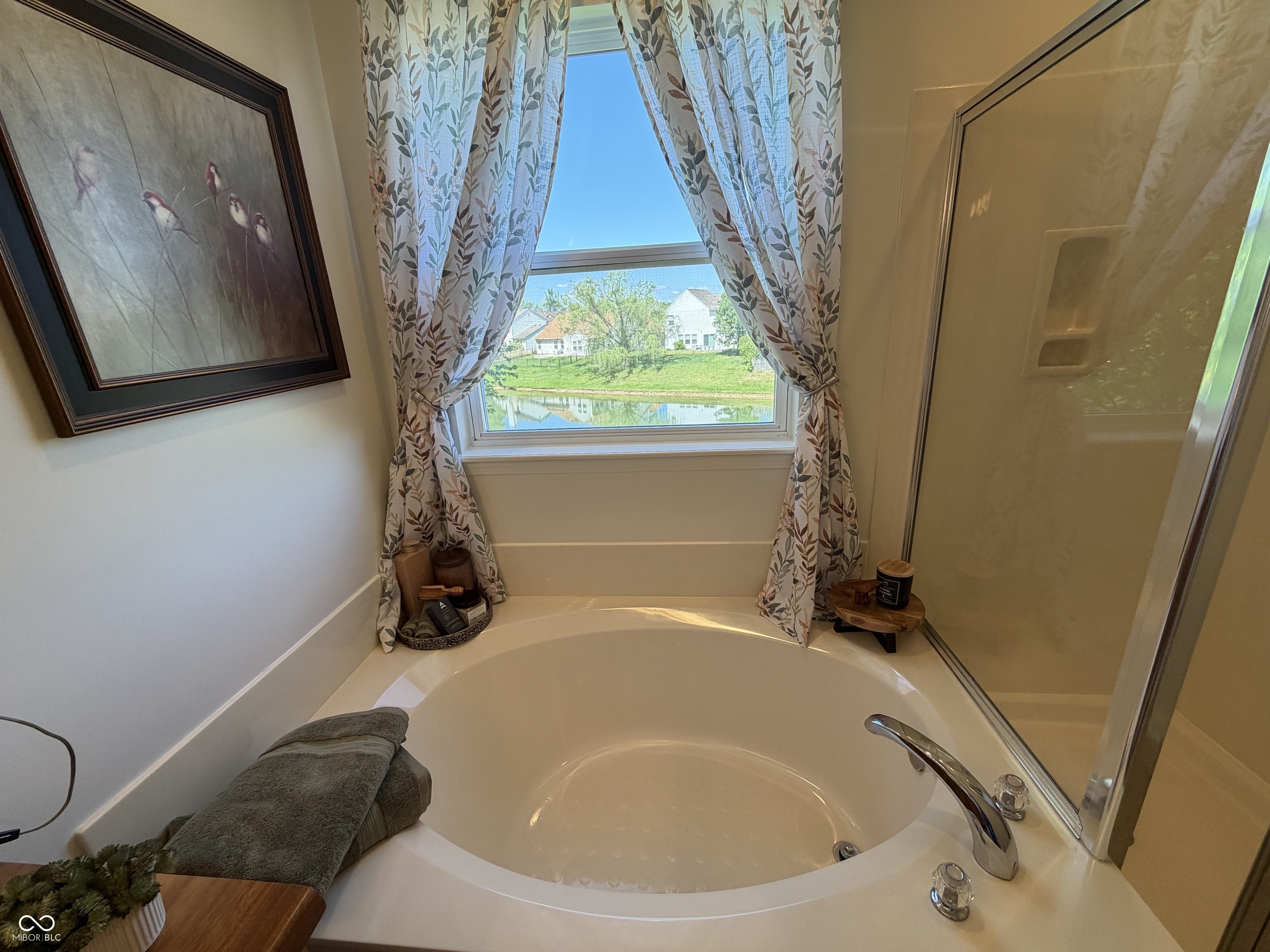 5752 Columbia Circle S