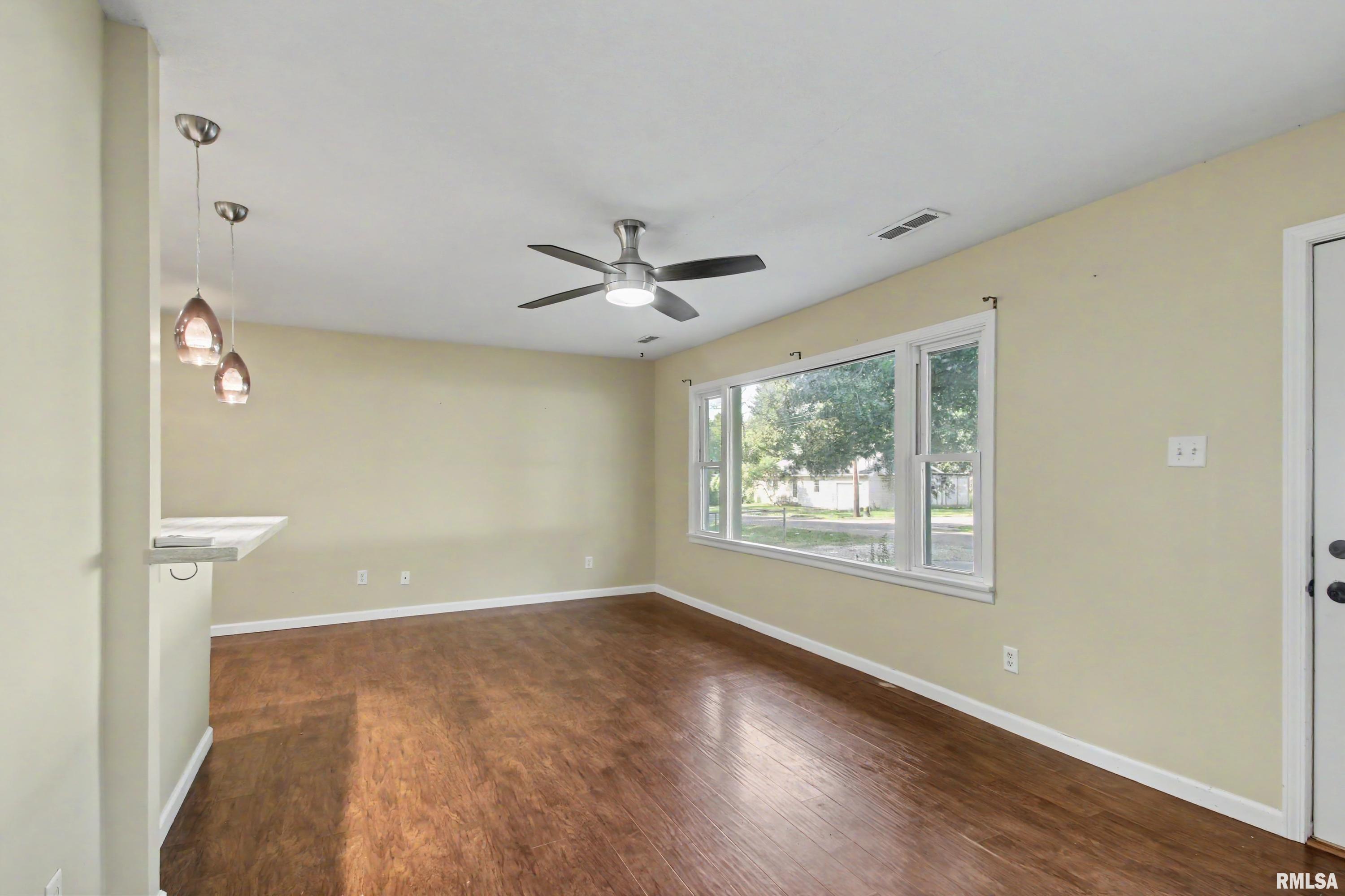 530 Hickory Grove W