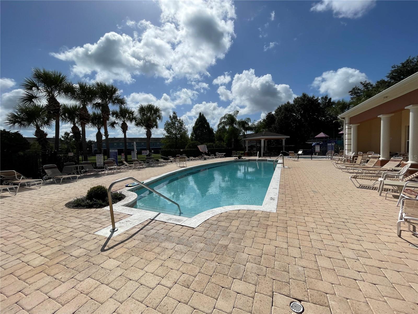 2432 Caravelle Circle