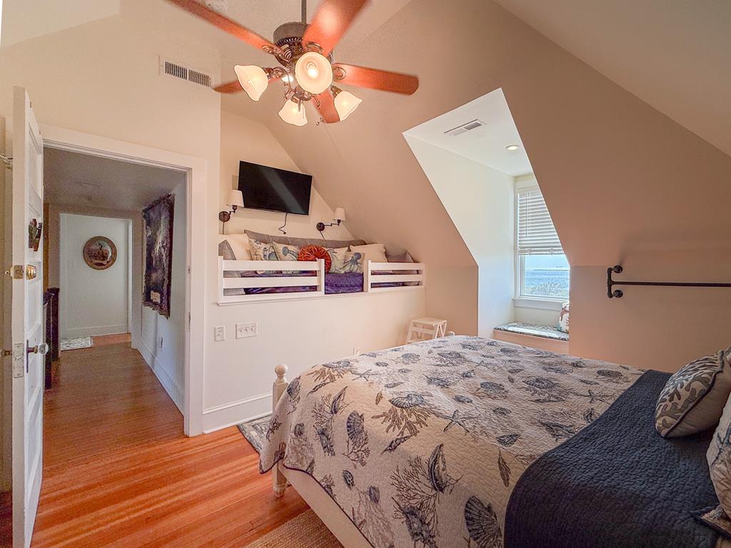 212 Bay Ave 9A