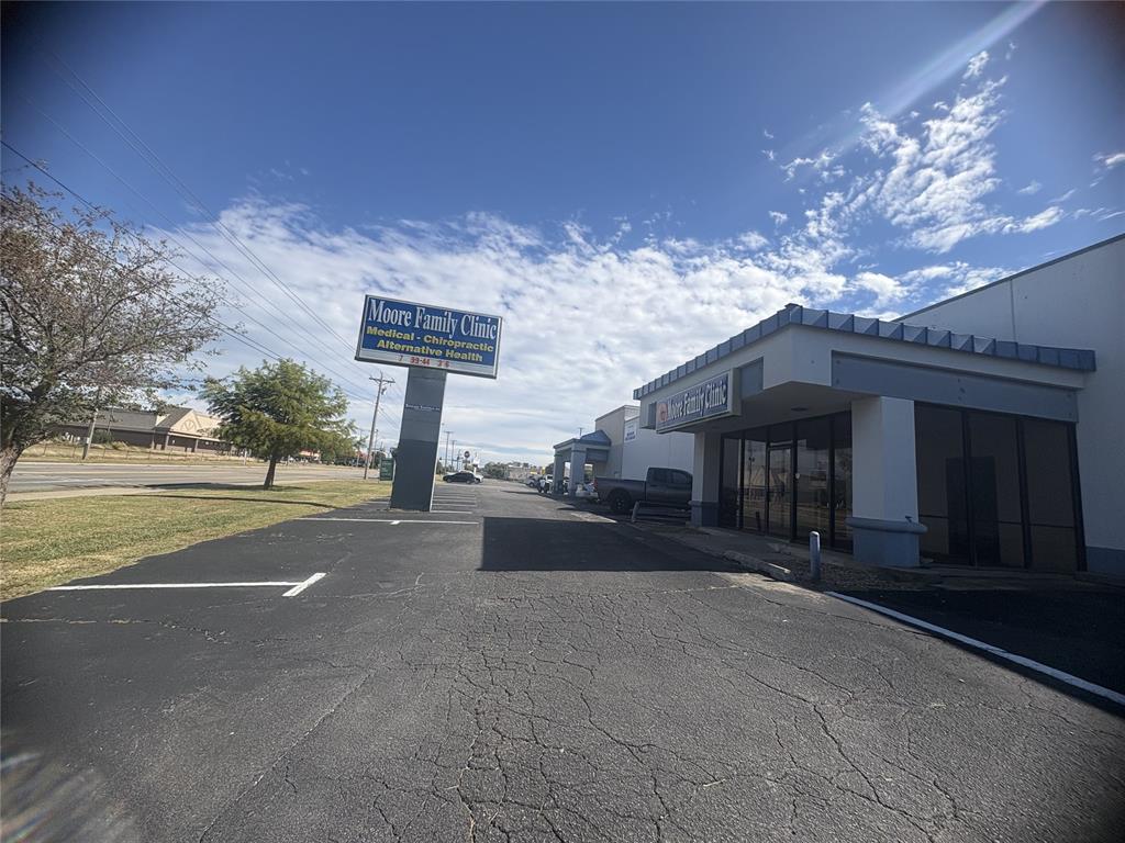 This exceptional office space at 1227 N. Santa Fe offers the perfect combination of functionality, visibility, and versatility. Offered at $1.10/sq ft. Formerly used as a medical facility, this property features a smart and efficient layout that can easily adapt to a wide range of professional uses—from healthcare and wellness to administrative, financial, or creative offices.

Inside, you’ll find multiple private offices, providing plenty of flexibility for team members, client consultations, or treatment rooms. The spacious reception area creates a welcoming first impression for guests and clients, while the dedicated laundry facility adds convenience for businesses with daily linen or cleaning needs. Ample built-in storage throughout the property ensures everything has its place, keeping your workspace organized and clutter-free.

Situated in a prime, high-traffic location on N. Santa Fe, this property benefits from excellent visibility and easy access, helping your business attract attention and grow. Whether you’re expanding an existing operation or opening a new venture, this versatile building offers the space, layout, and location to make it a success.

Key Features:

Multiple private offices

Reception and waiting area

Laundry facility on-site

Plenty of storage and workspace

Prime, high-traffic location with great visibility

A fantastic opportunity for any business seeking a professional, move-in-ready office space in one of the most desirable areas in town.