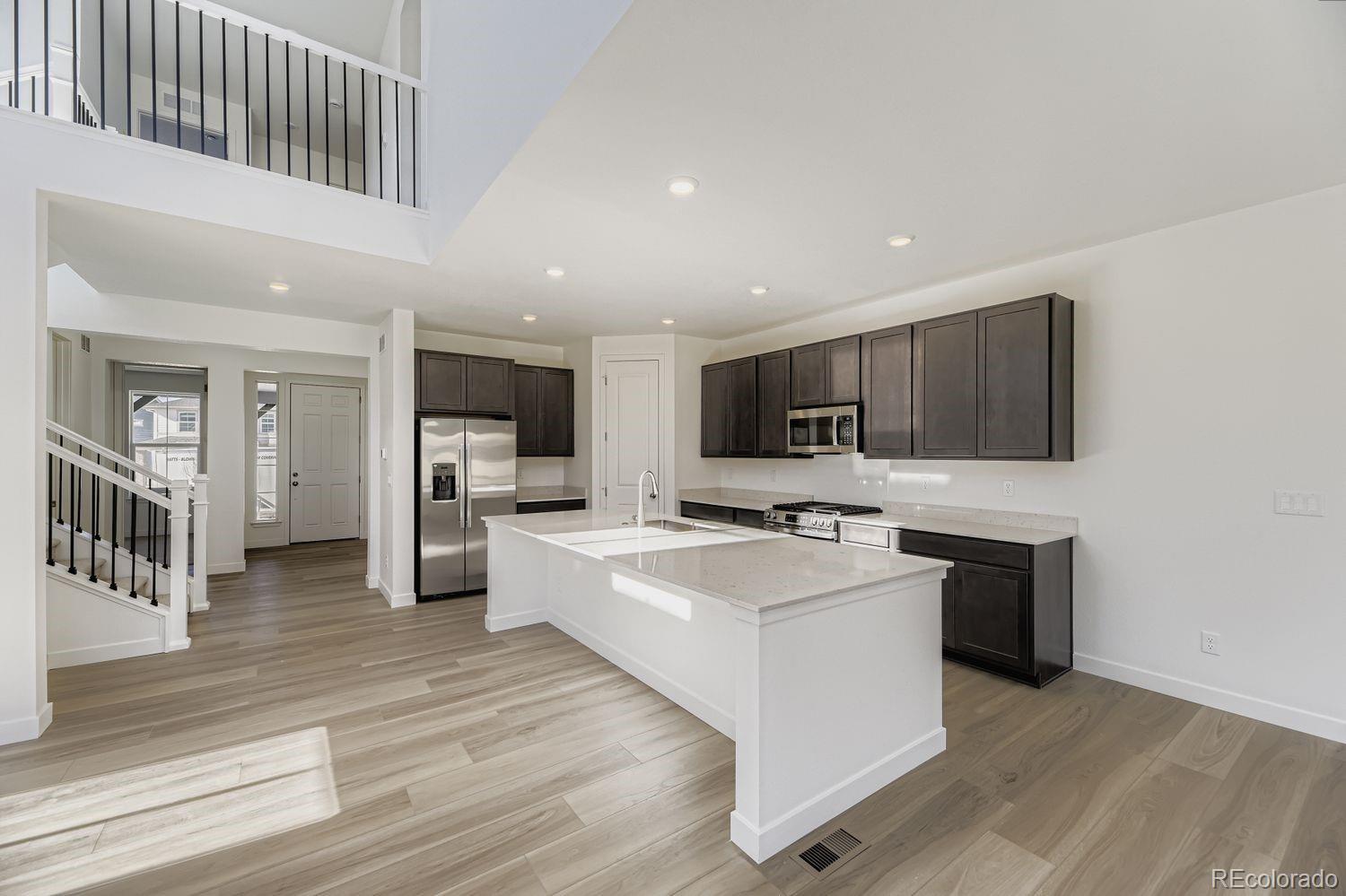 10888 Snowdon Street