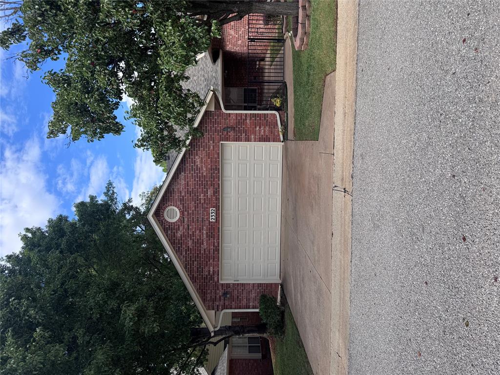 Updated 2 bed, 2 bath townhouse with a 2 car garage, open kitchen with an island, granite counter tops, oven, microwave and dishwasher! Large walk in shower, huge master bedroom and built in shelves around the fireplace!