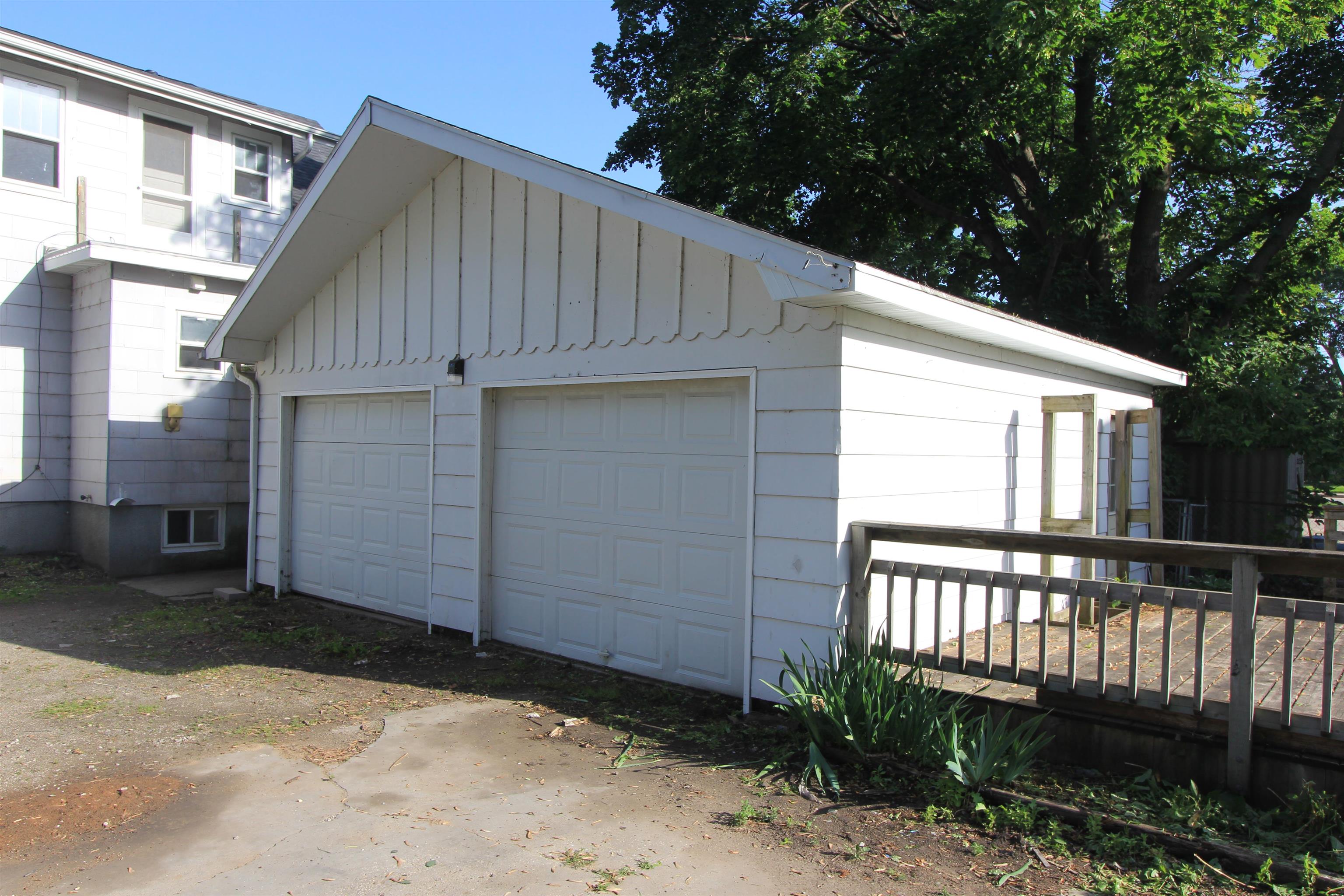 711 ST GEORGE Street