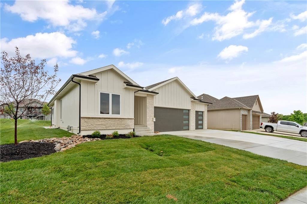 4125 NE Dearborn Lane