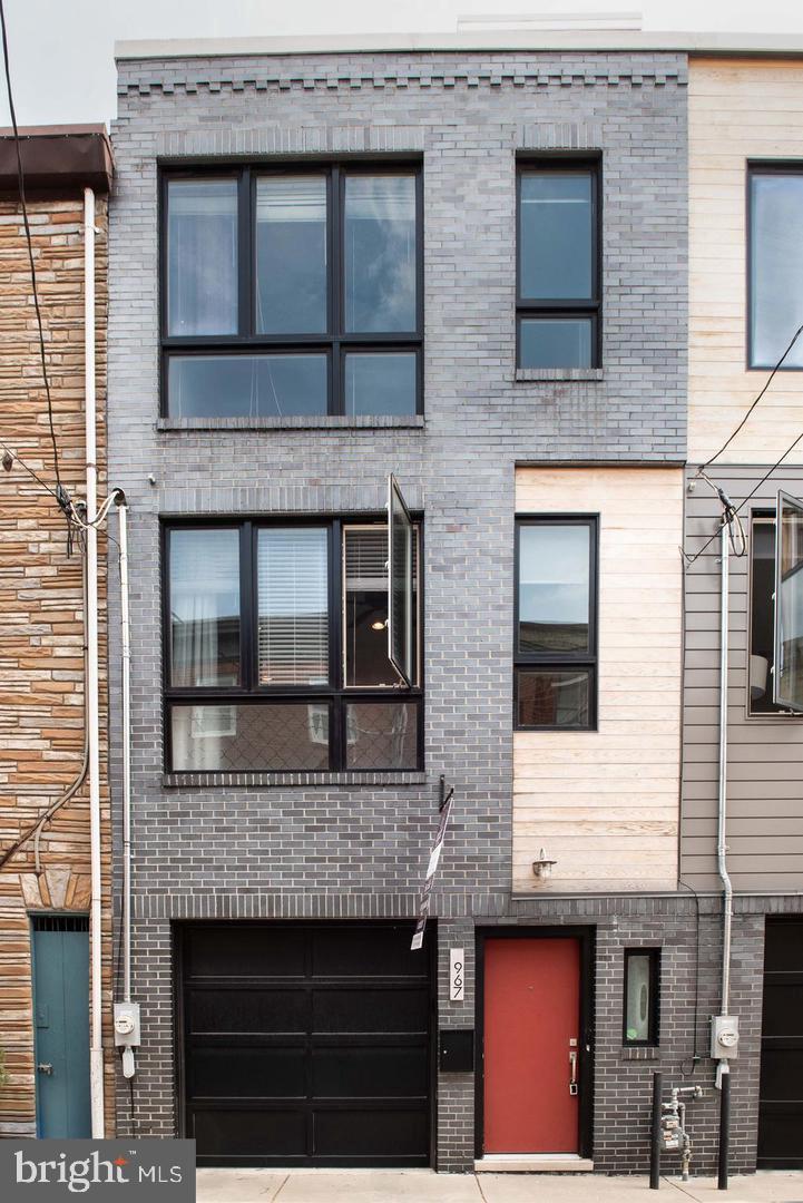 967 N Randolph Street