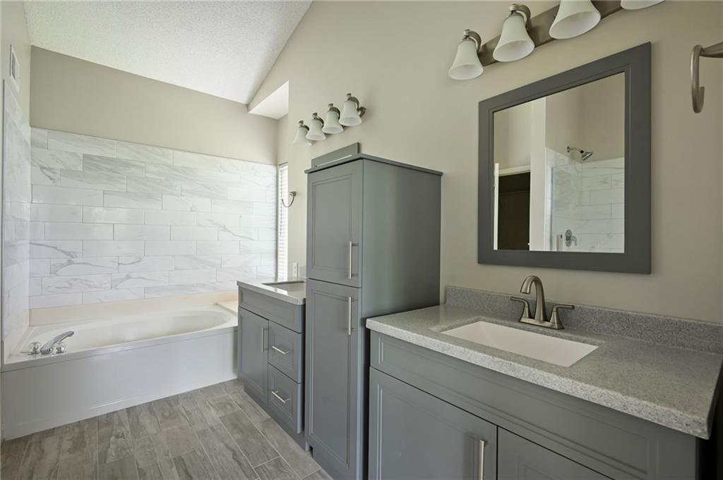 9201 N Charlotte Court