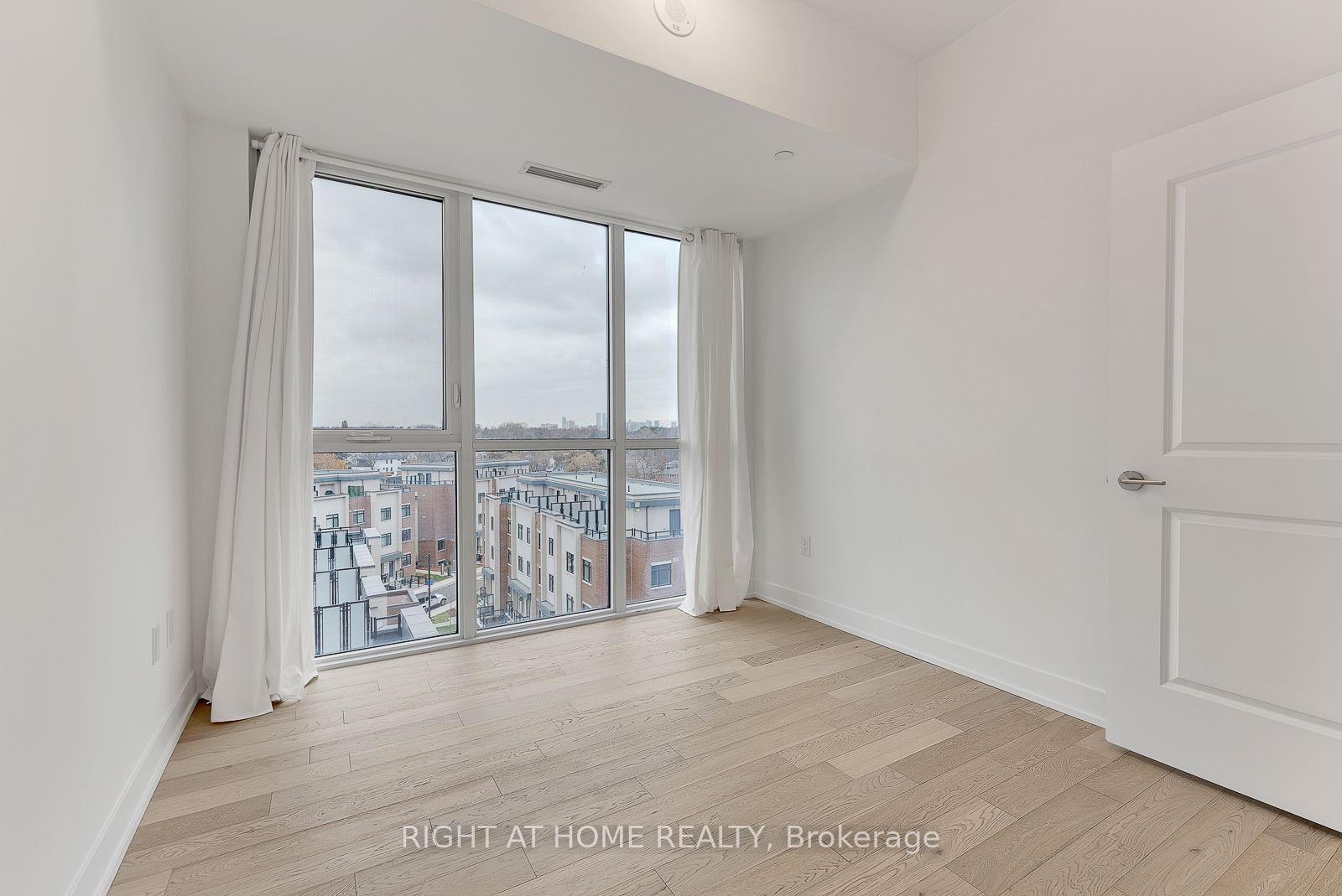 1063 Douglas Mccurdy Comm Circ 613