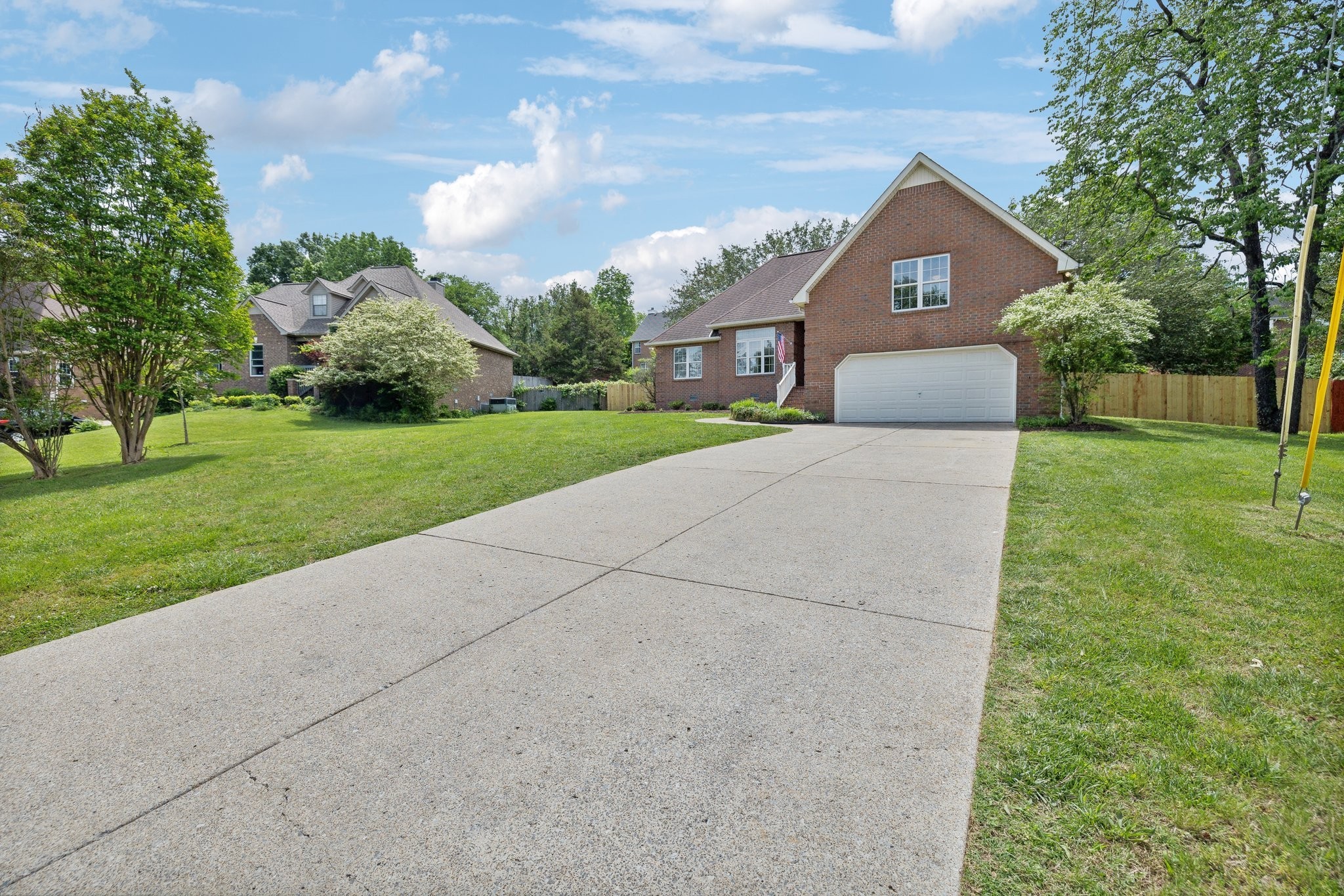 319 Shadowood Dr