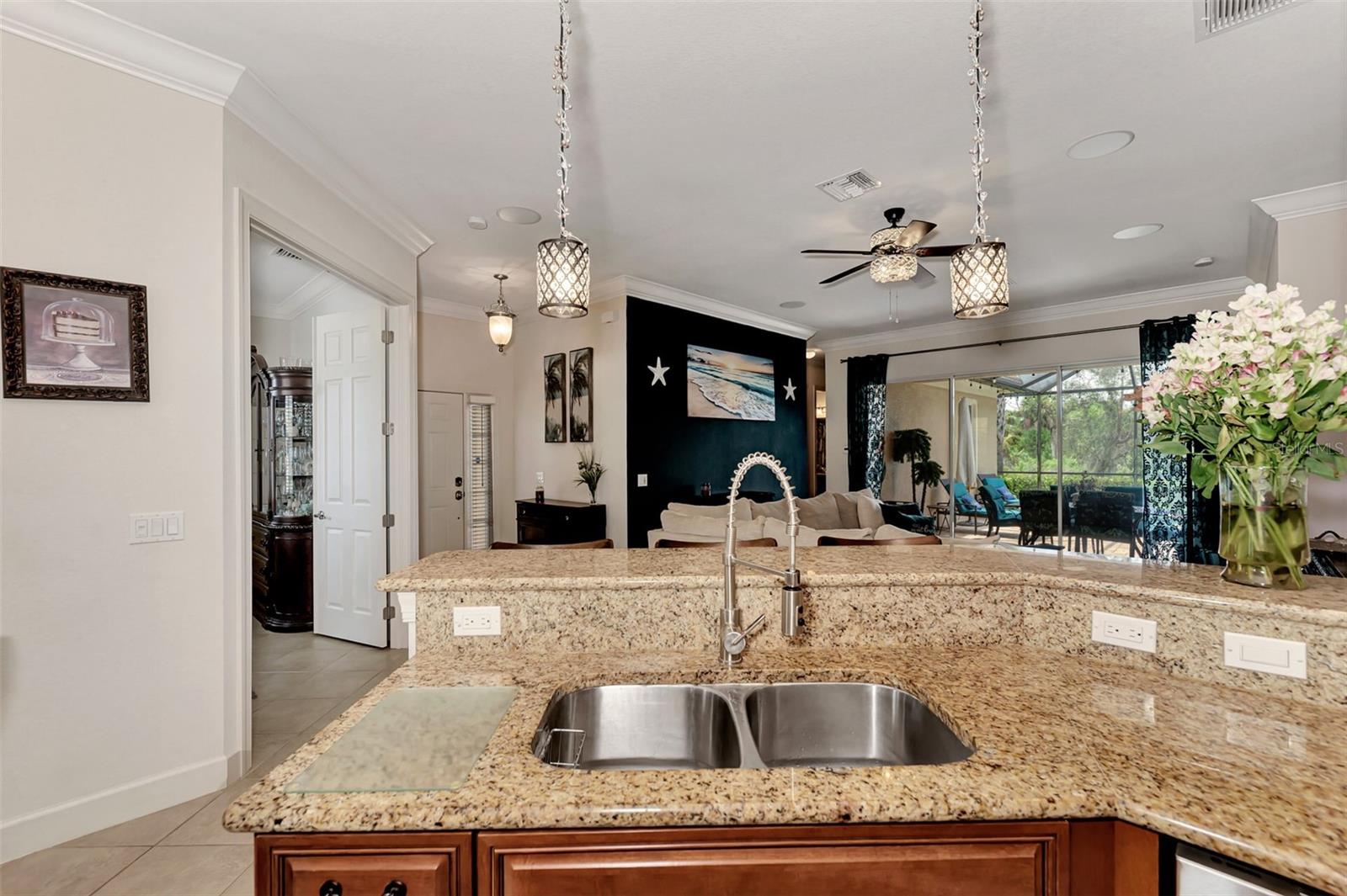 13104 Creekside Lane
