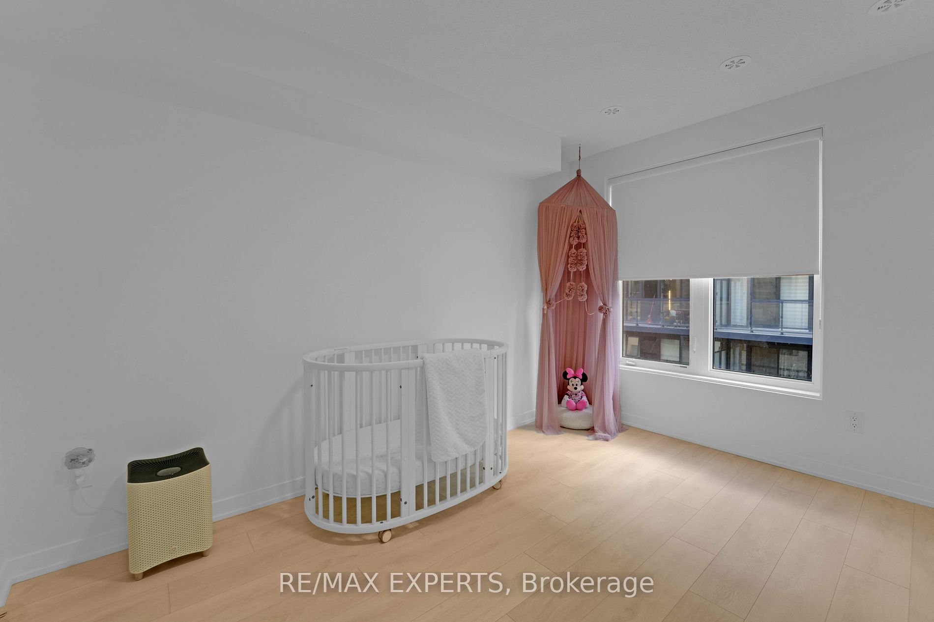 1095 Cooke Blvd 37