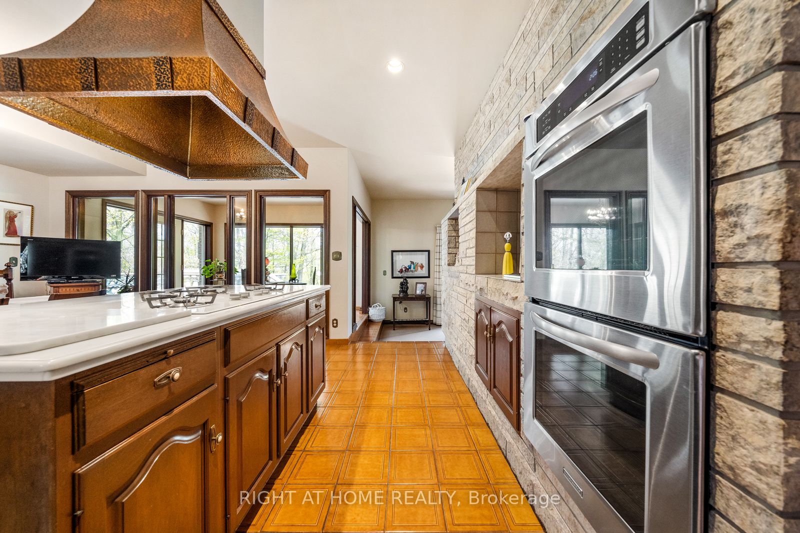 28 Mathers Dr