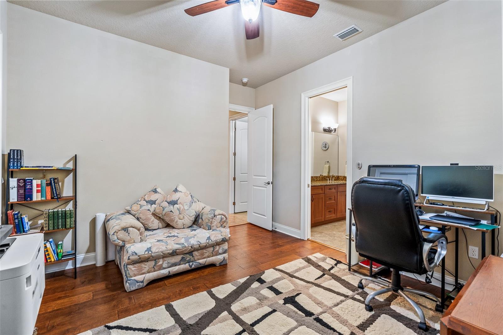 2 Humming Bird Circle