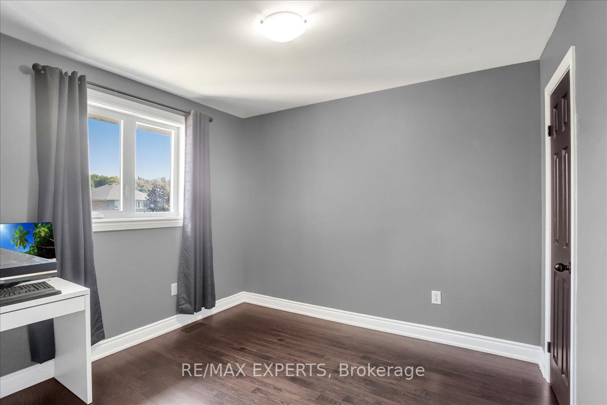 78 Joseph Cres